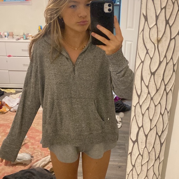 grey aerie half-zip - Picture 3 of 4
